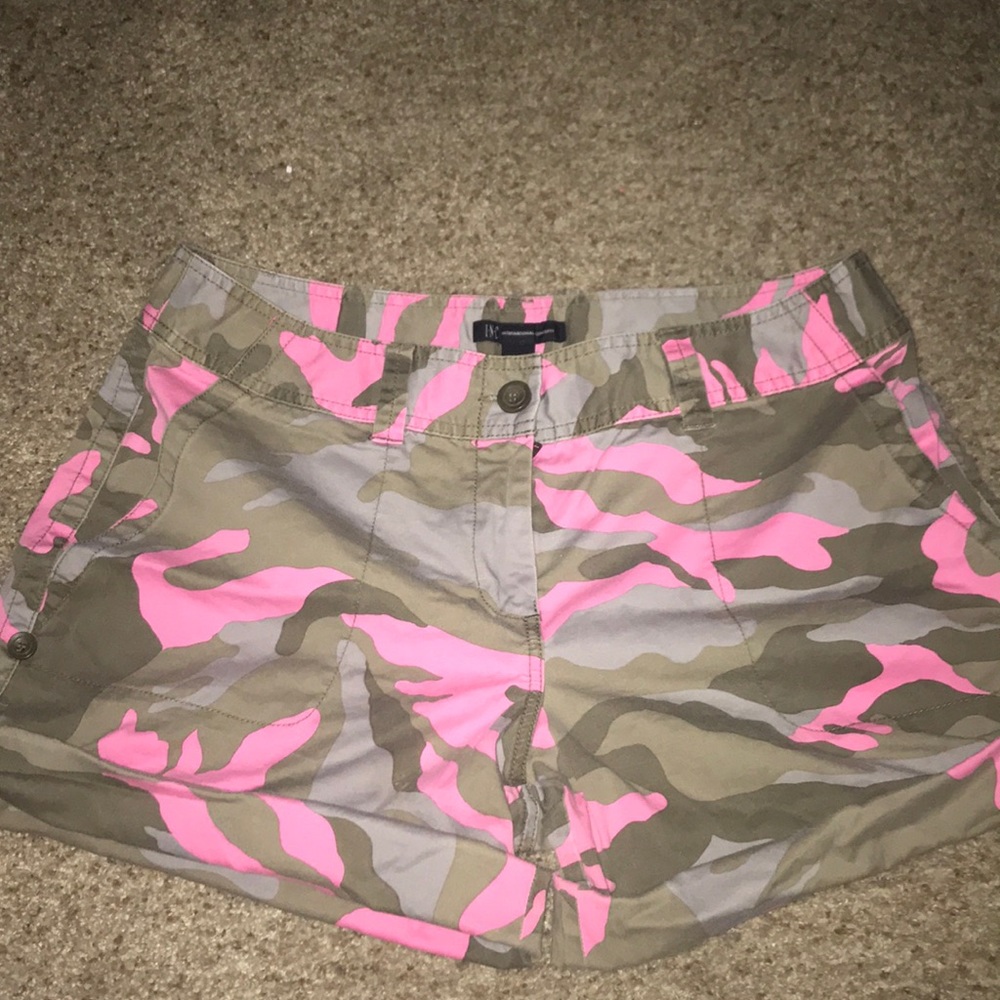 I.N.C Hot pink Camo shorts 💕